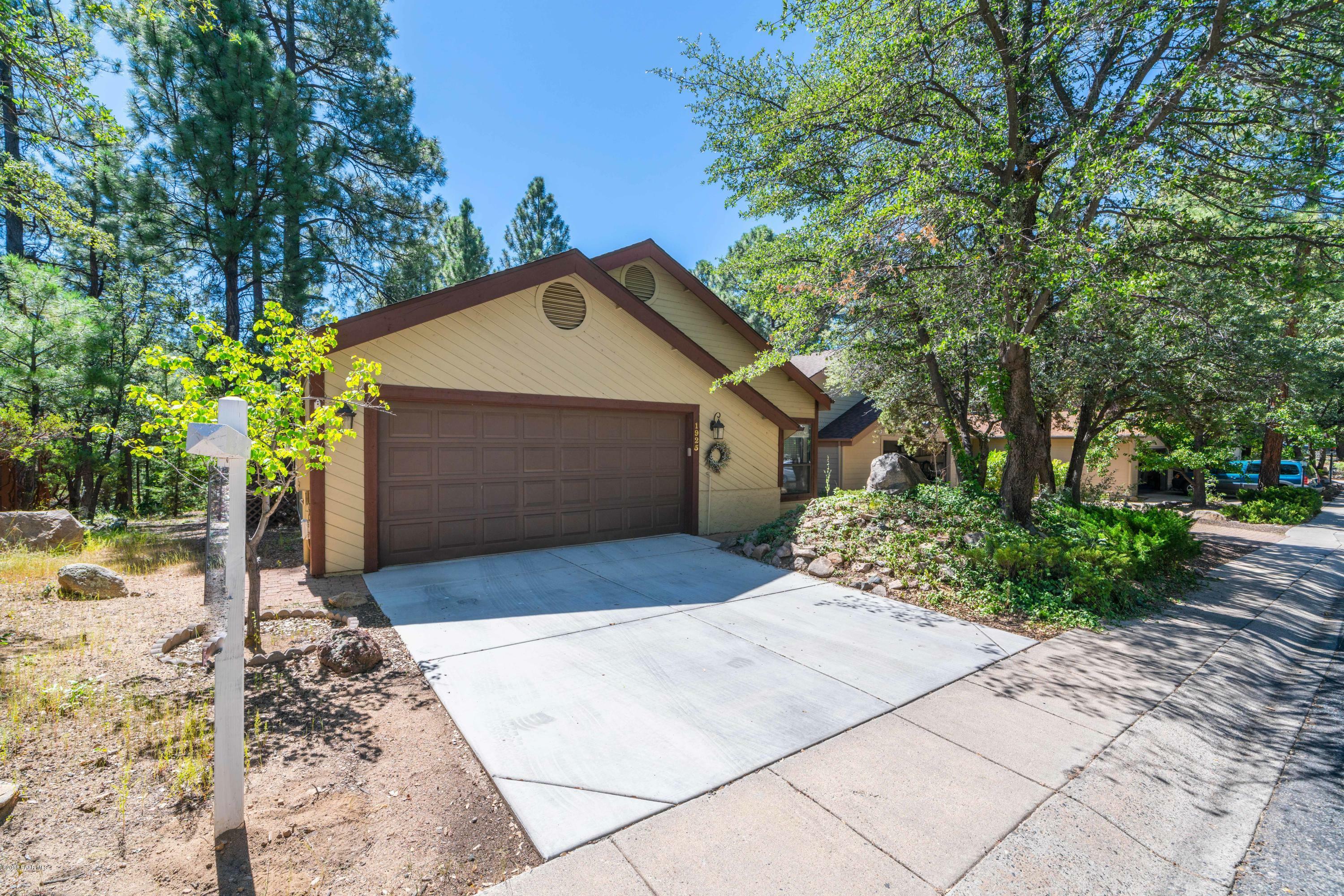 Property Photo:  1925 Pine Tree Drive  AZ 86303 