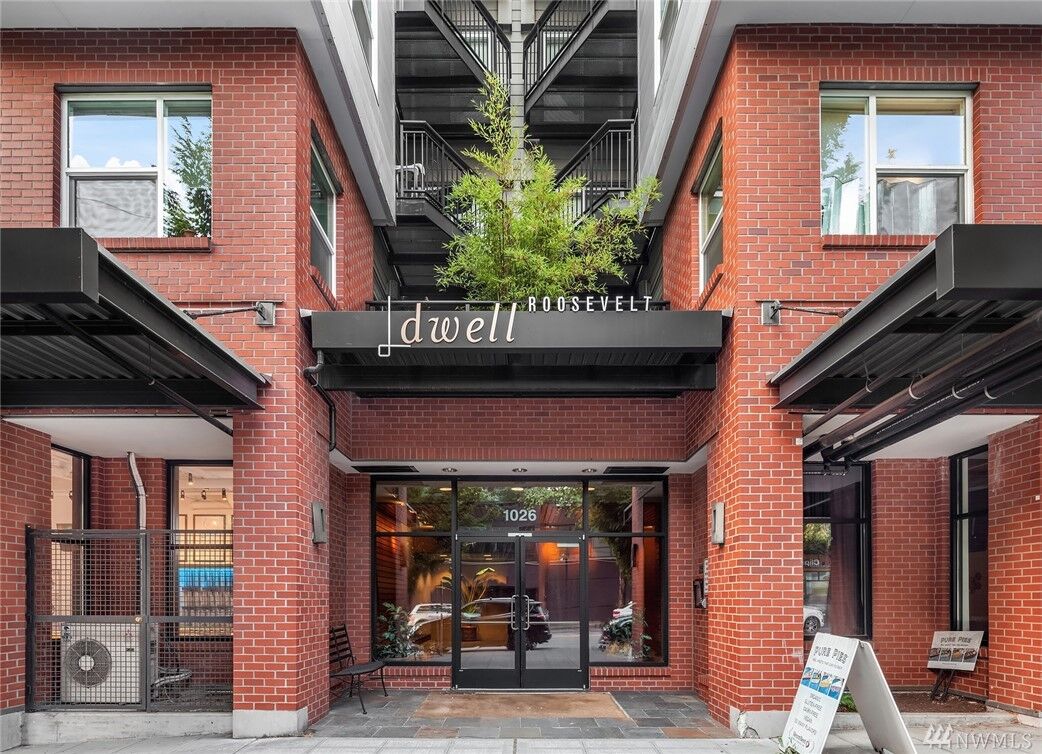 Property Photo:  1026 NE 65th St C-420  WA 98115 