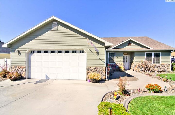 510 Broadway  Grandview WA 98930 photo
