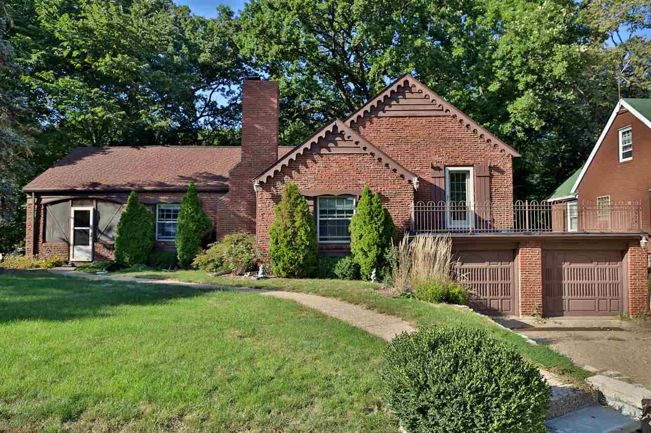 Property Photo:  2633 W Moss  IL 61604 