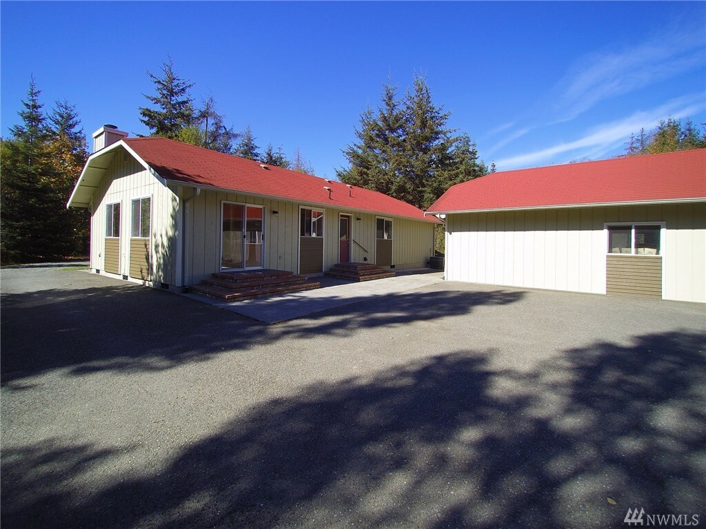 Property Photo:  196 Gandalf Rd  WA 98363 