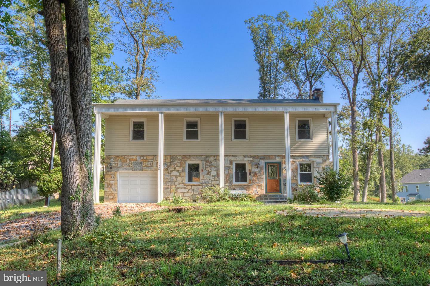 Property Photo:  19201 Cardinal Heights Road  VA 22172 