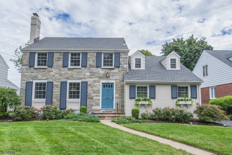 Property Photo:  19 Stonehouse Rd  NJ 07028 