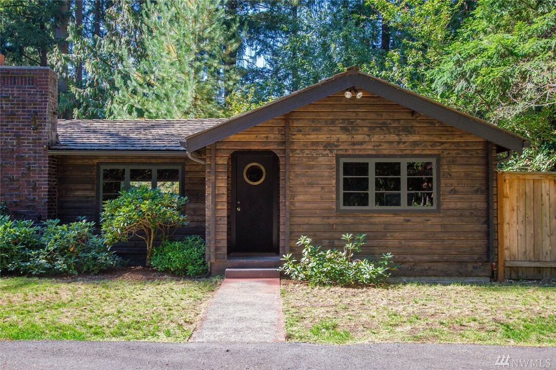 Property Photo:  19543 40th Place NE  WA 98155 