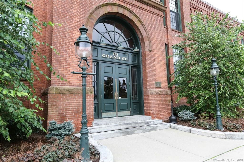 Property Photo:  25 Grand Street 161  CT 06851