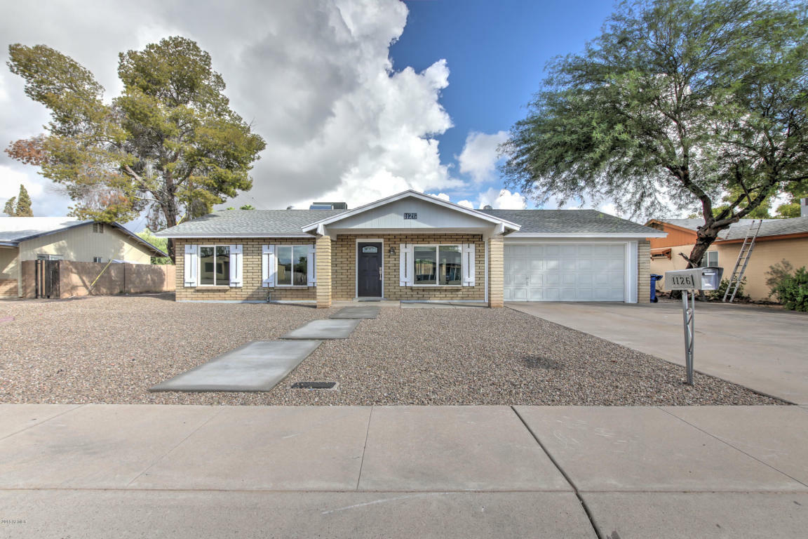 Property Photo:  1126 W Pebble Beach Drive  AZ 85282 