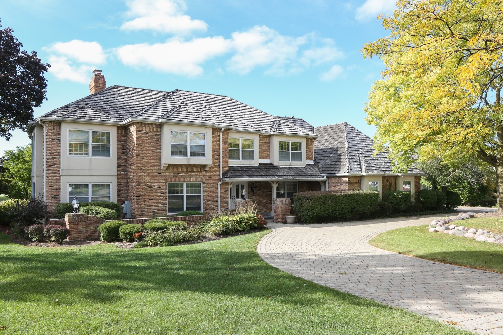 Property Photo:  401 Midwest Club Parkway  IL 60523 