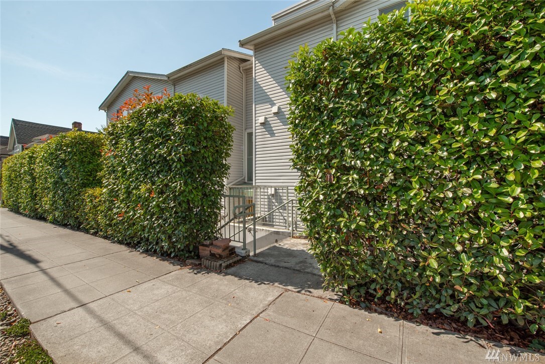 Property Photo:  1729 12th Avenue S 105  WA 98144 