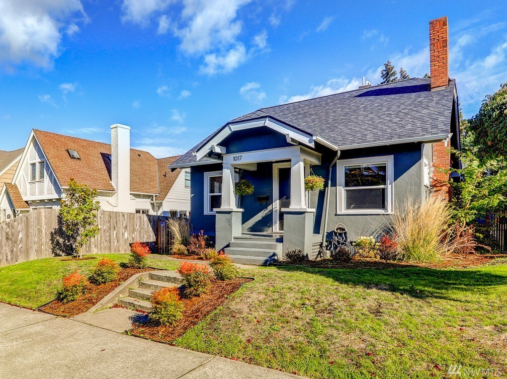 Property Photo:  1017 N Tacoma Ave  WA 98403 