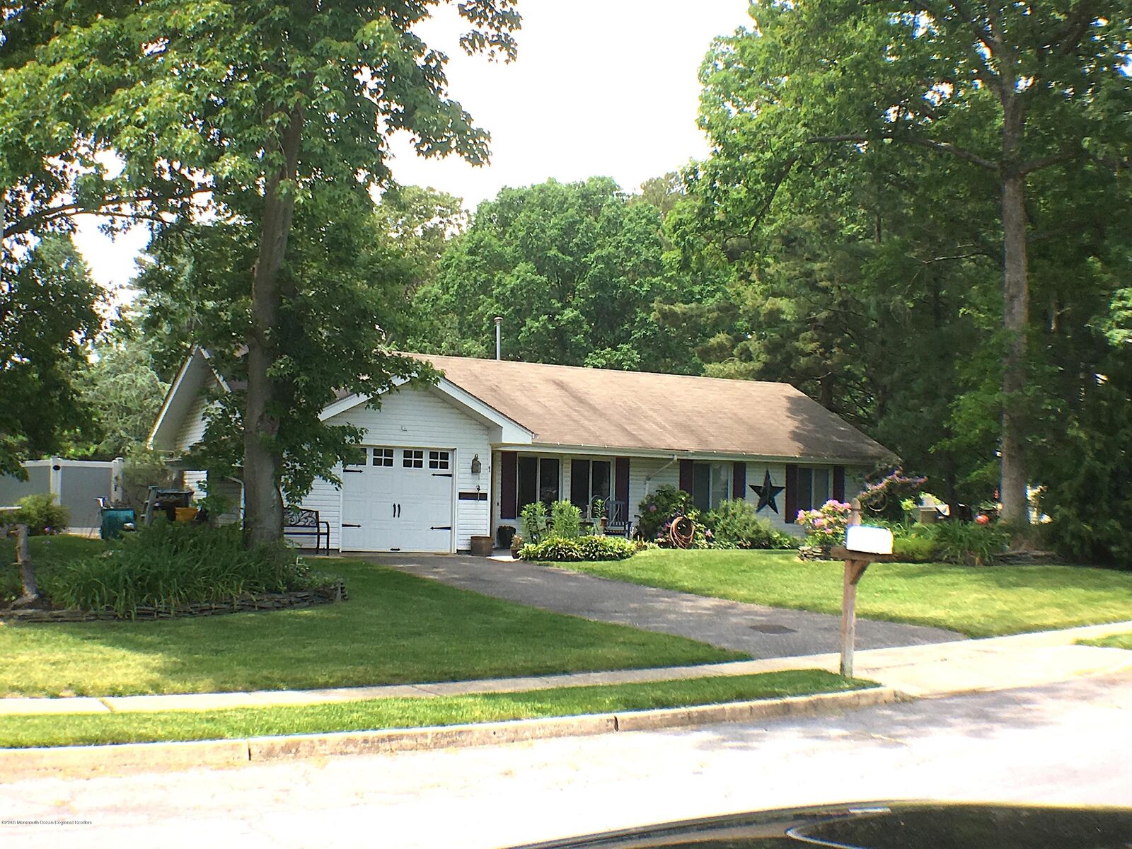 Property Photo:  1 Liverpool Court  NJ 08527 