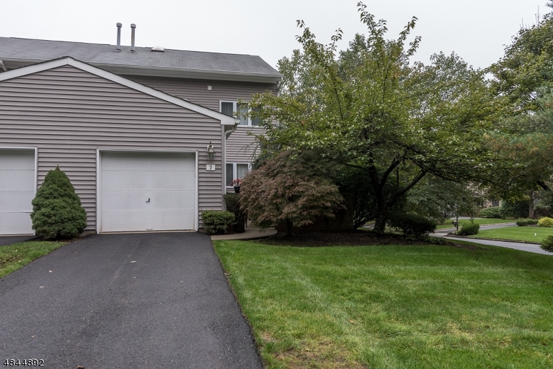 Property Photo: 7 Litchult Ln NJ 07430