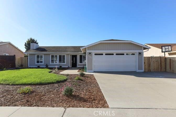 Property Photo:  1752 Seabright Avenue  CA 93433 