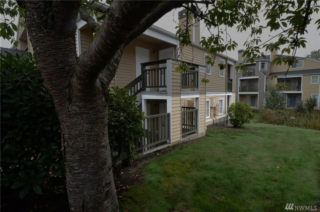 Property Photo:  5300 Harbour Pointe Blvd 302-H  WA 98275 