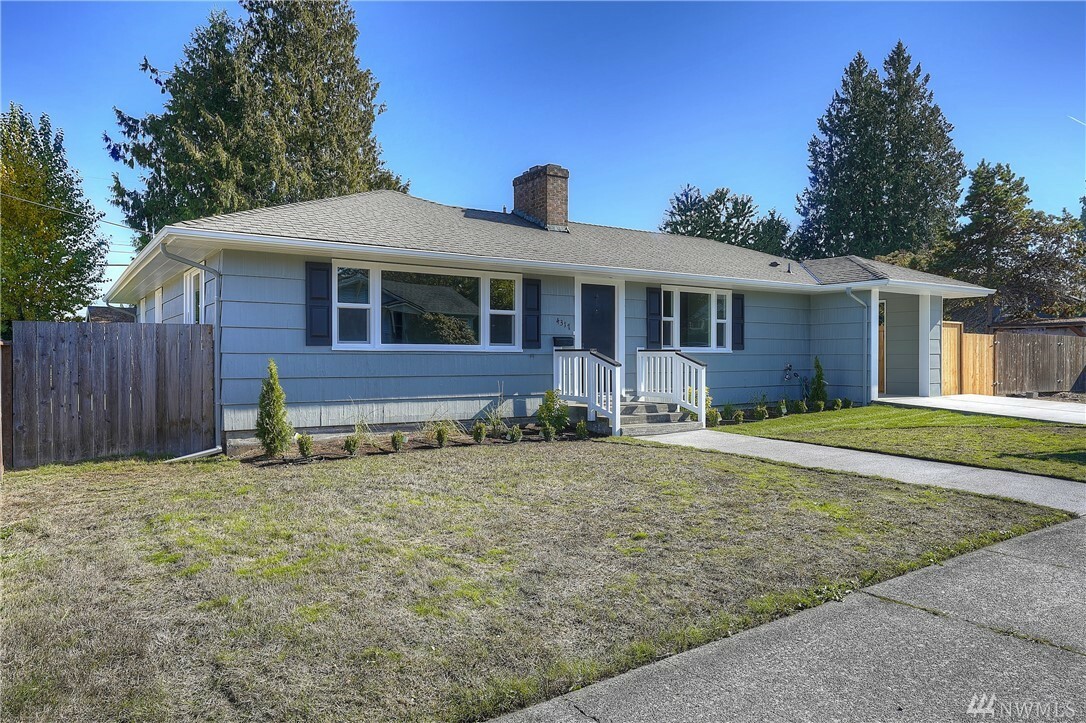 Property Photo:  4317 N Orchard St  WA 98407 