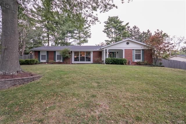 Property Photo: 815 Angleterre Drive 63141