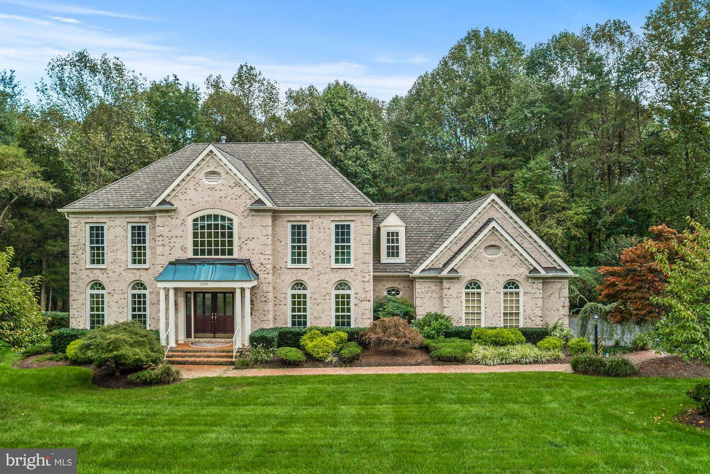 Property Photo: 11365 Seneca Knoll Drive VA 22066
