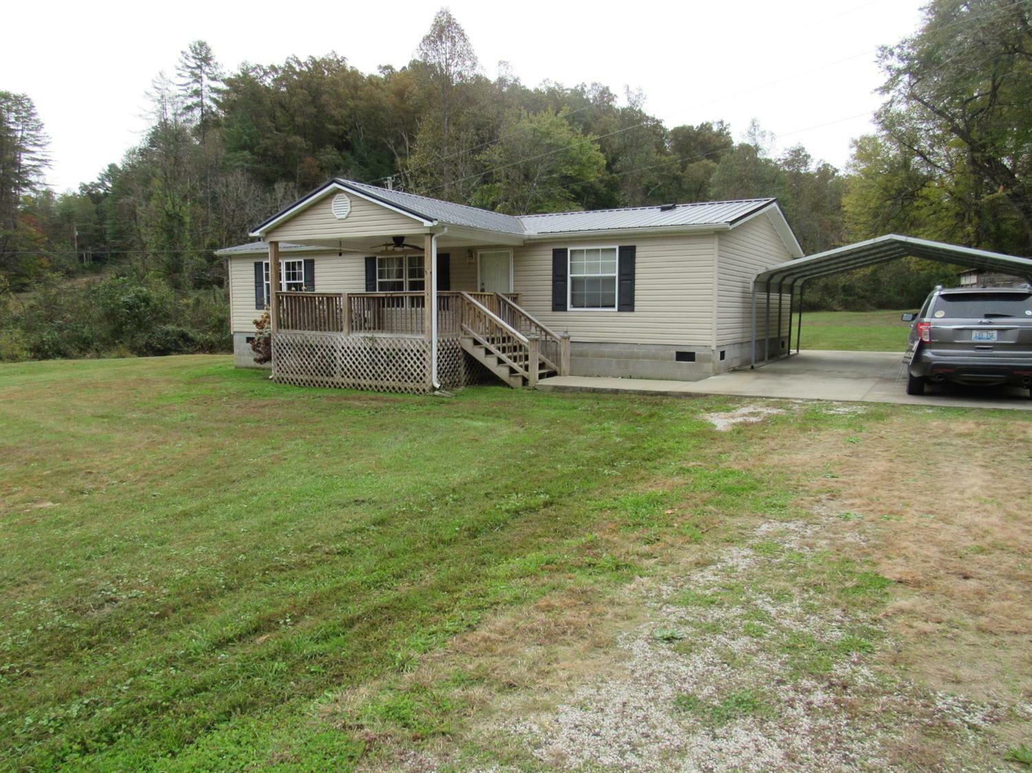 Property Photo:  3200 Abner Flat Rd  KY 41311 