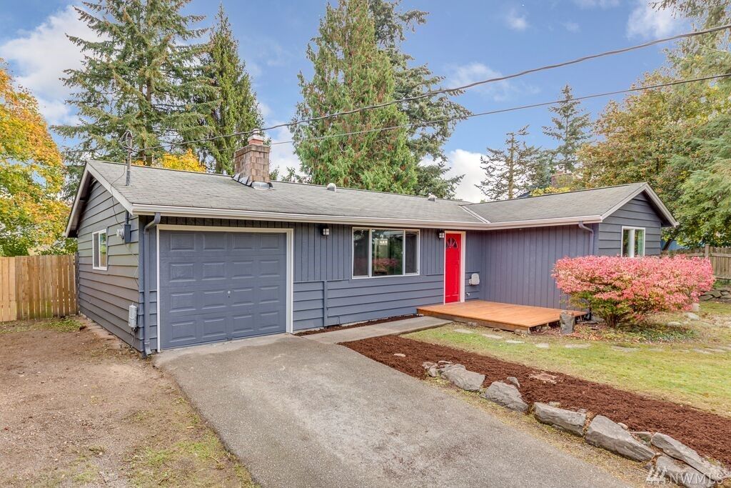 Property Photo:  5733 95th Dr SE  WA 98290 
