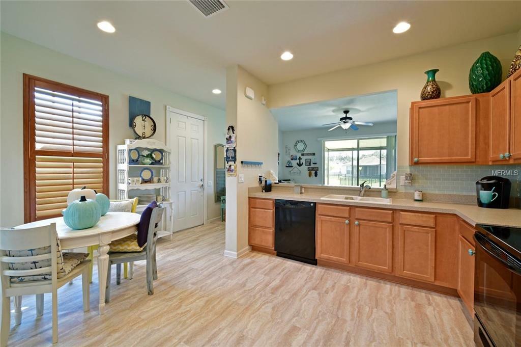 Property Photo:  5209 98th Avenue E  FL 34219 