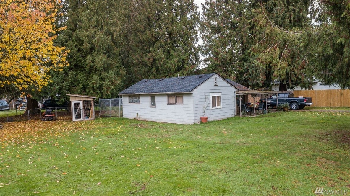 Property Photo:  9420 50th Ave NE  WA 98270 