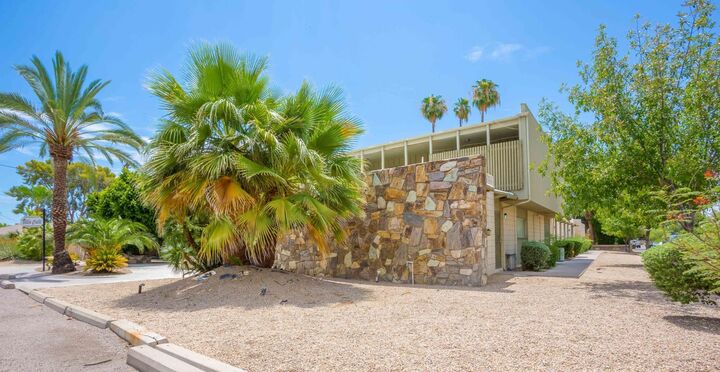 Property Photo:  1043 E Maryland Avenue 4  AZ 85014 