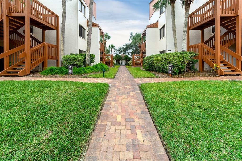 Property Photo: 1400 Cove Ii Place 611 FL 34242