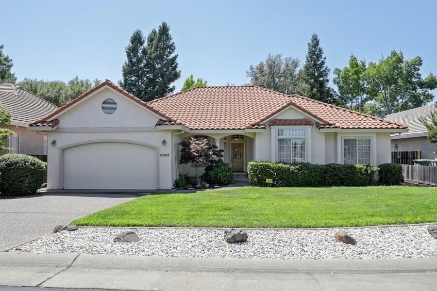 Property Photo: 6896 Fallsbrook Court CA 95746