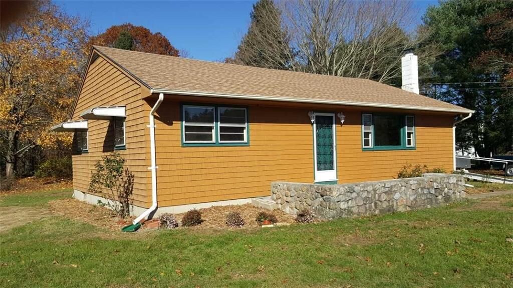 Property Photo: 2 Alexandra Ct RI 02808
