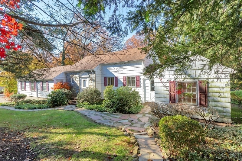 Property Photo:  3 Roseland Ave  NJ 07068 