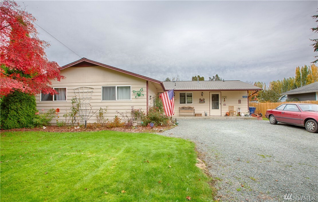 Property Photo:  1509 E Hazel Ave  WA 98233 