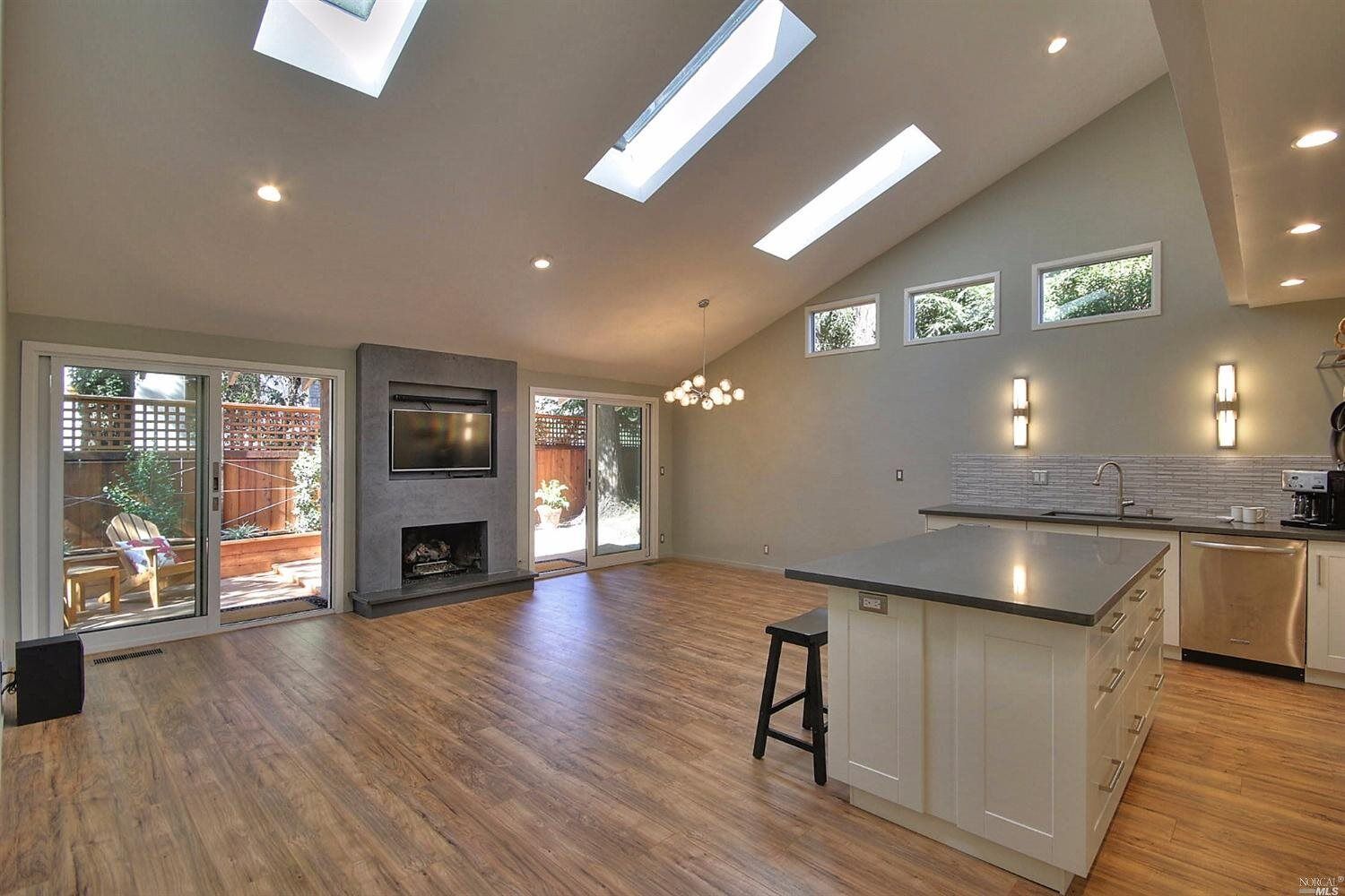 Property Photo: 10 Catalpa Avenue 1 CA 94941