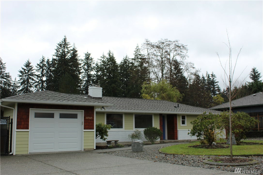 Property Photo: 8707 Del Campo Dr WA 98208
