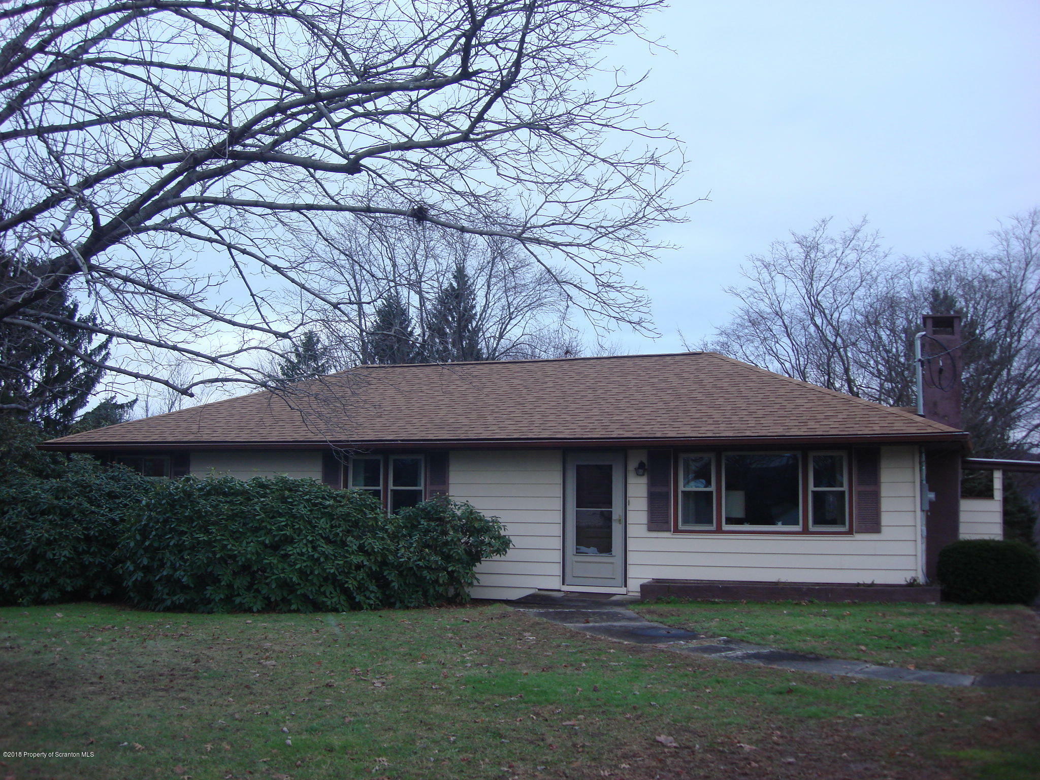 Property Photo:  16 Maple Lane  PA 18657 