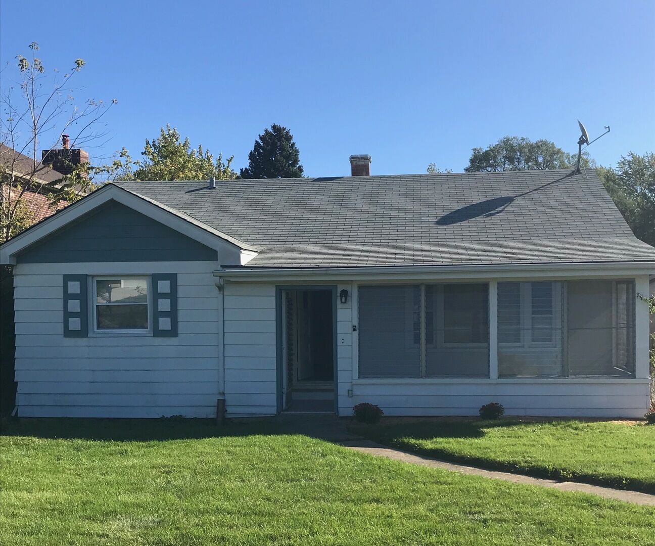 Property Photo: 1035 South Edgewood Avenue IL 60148