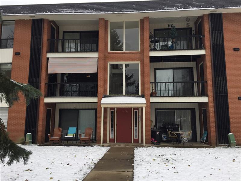 Property Photo: 1200 College Park Drive #5 PA 15108
