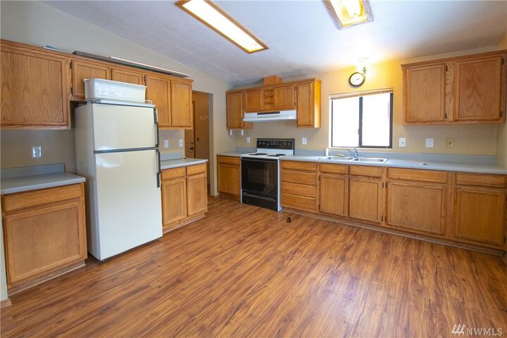 Property Photo:  1016 B Burton St B  WA 98856 