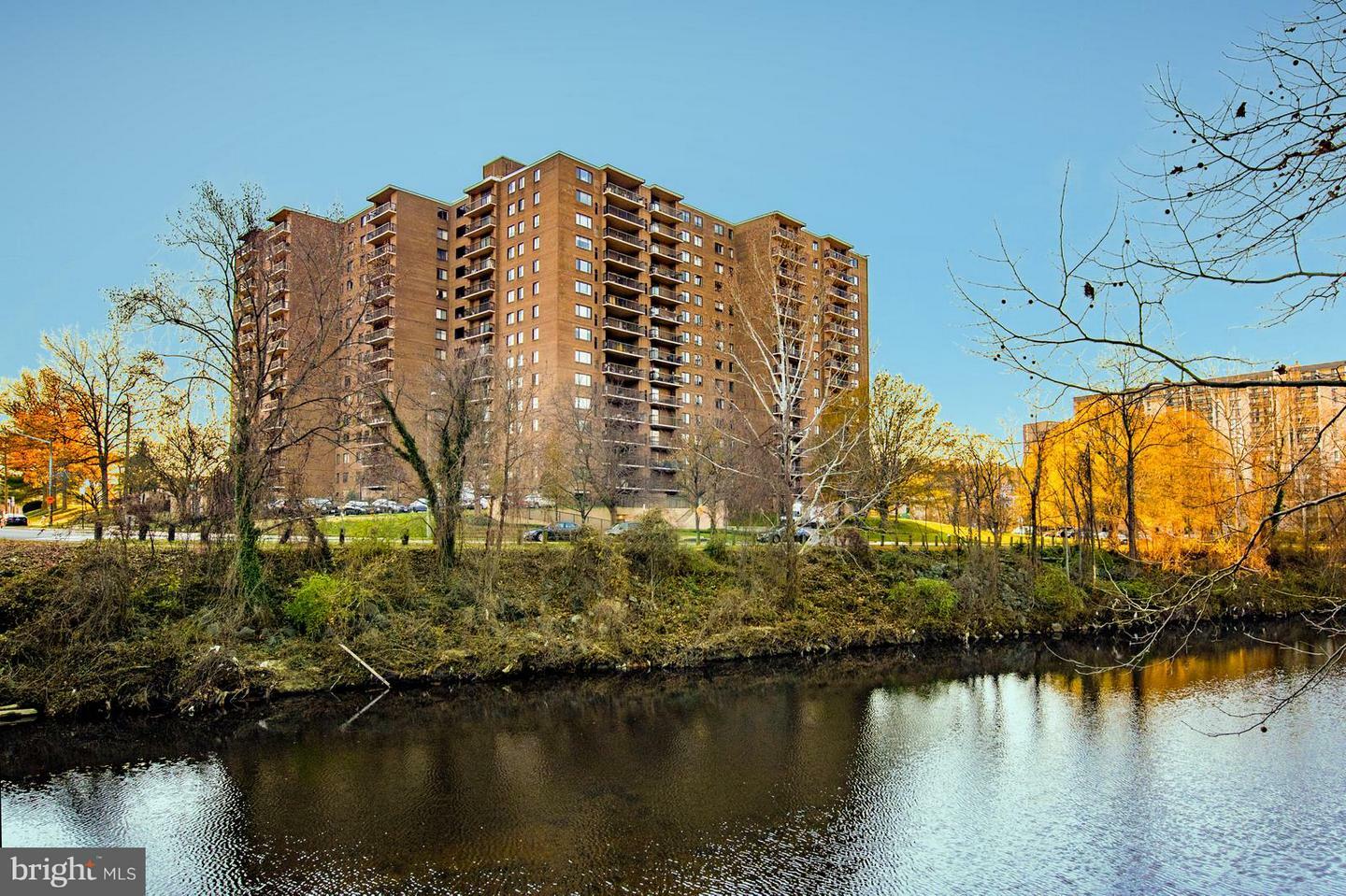 Property Photo:  200 N Pickett Street 1211  VA 22304 