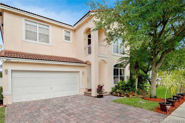 Property Photo:  3801 SW 49th Ct  FL 33312 