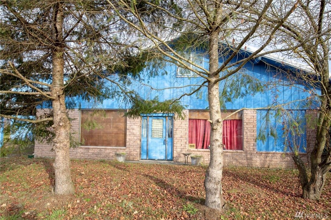 Property Photo: 269 State Route 409 WA 98612