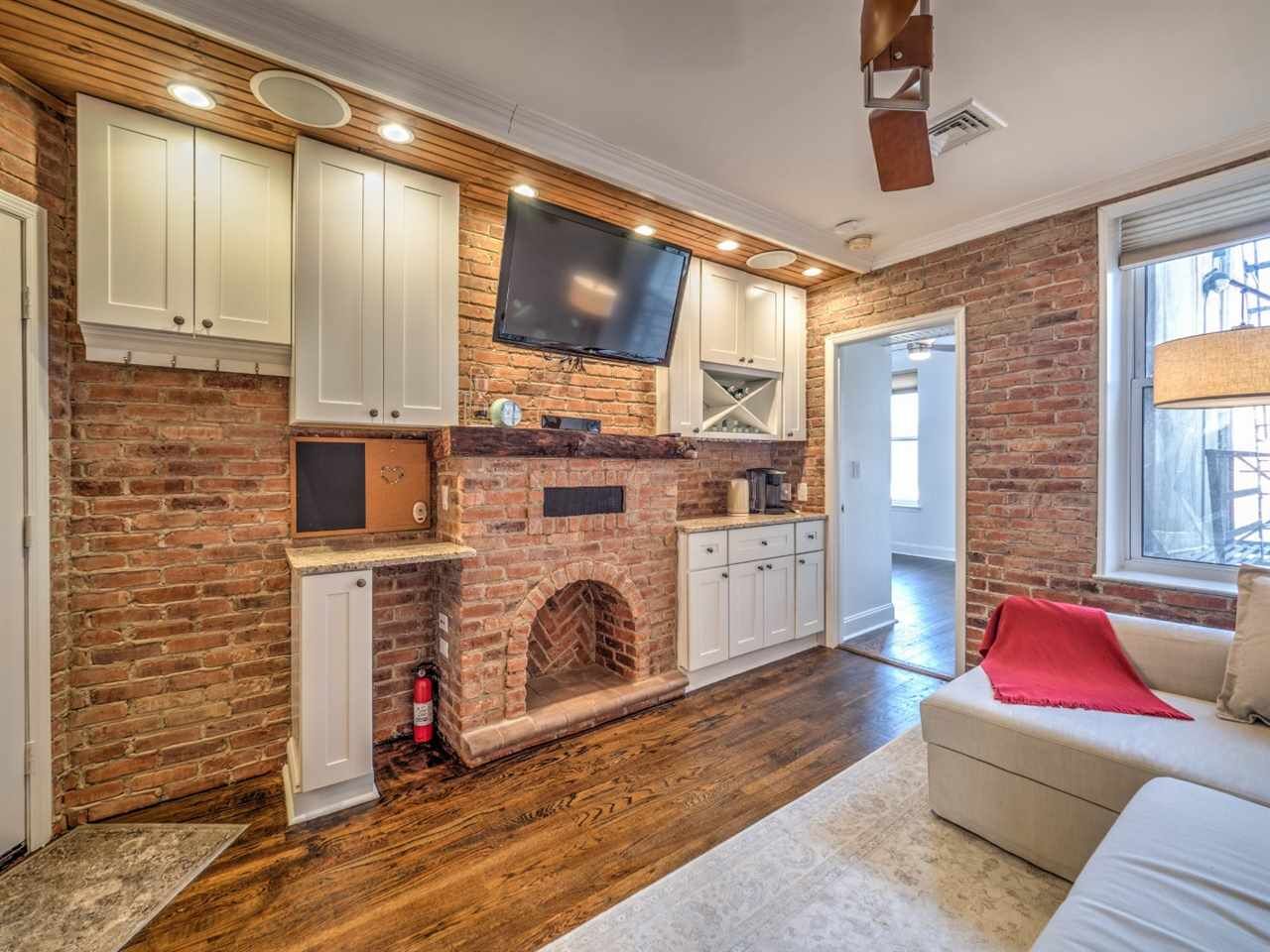 Property Photo:  250 York St 3D  NJ 07302 