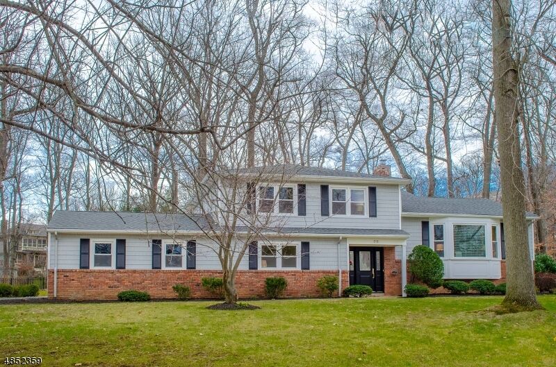 Property Photo:  111 Candlewood Dr  NJ 07974 
