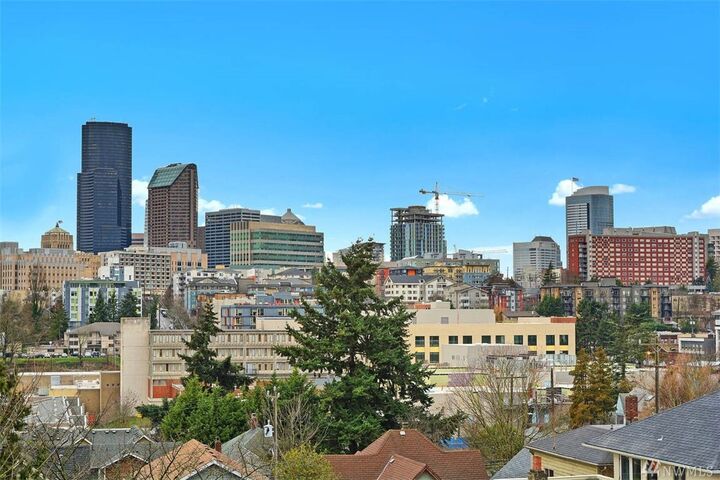 209 B 16th Ave  Seattle WA 98122 photo