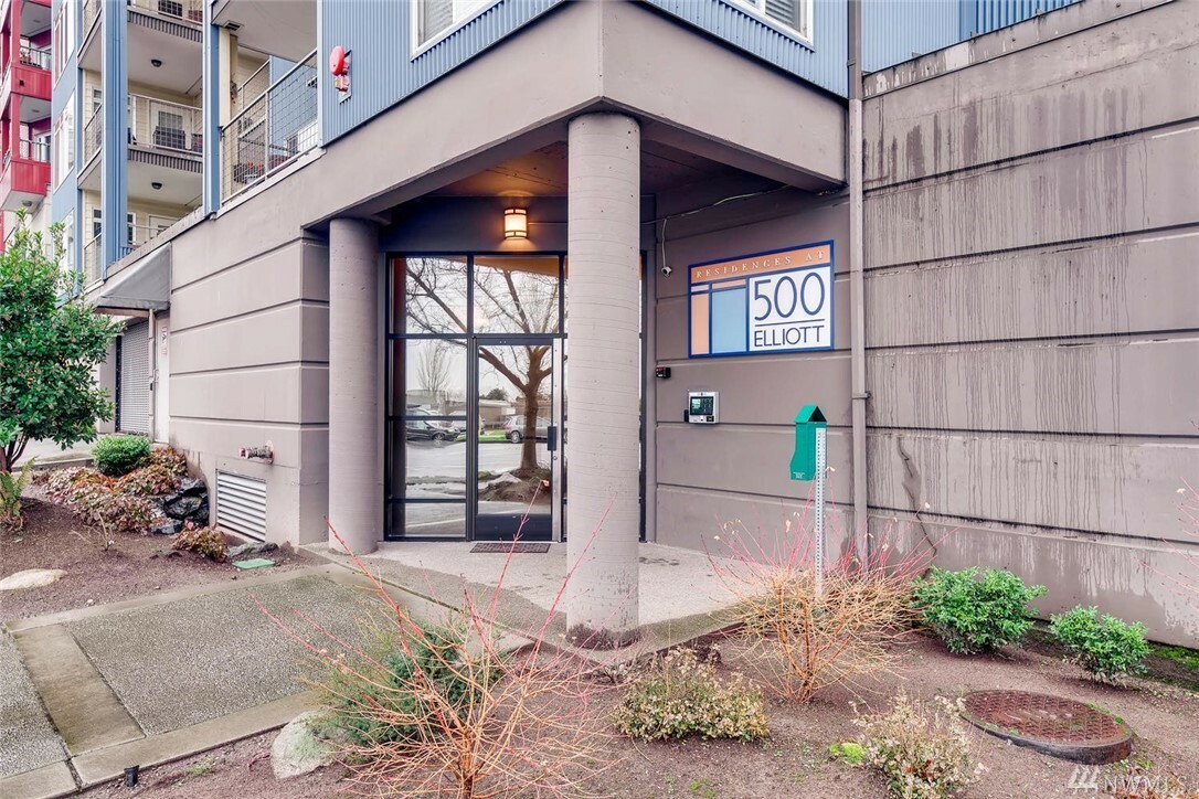 Property Photo:  500 Elliott Ave W 211  WA 98119 