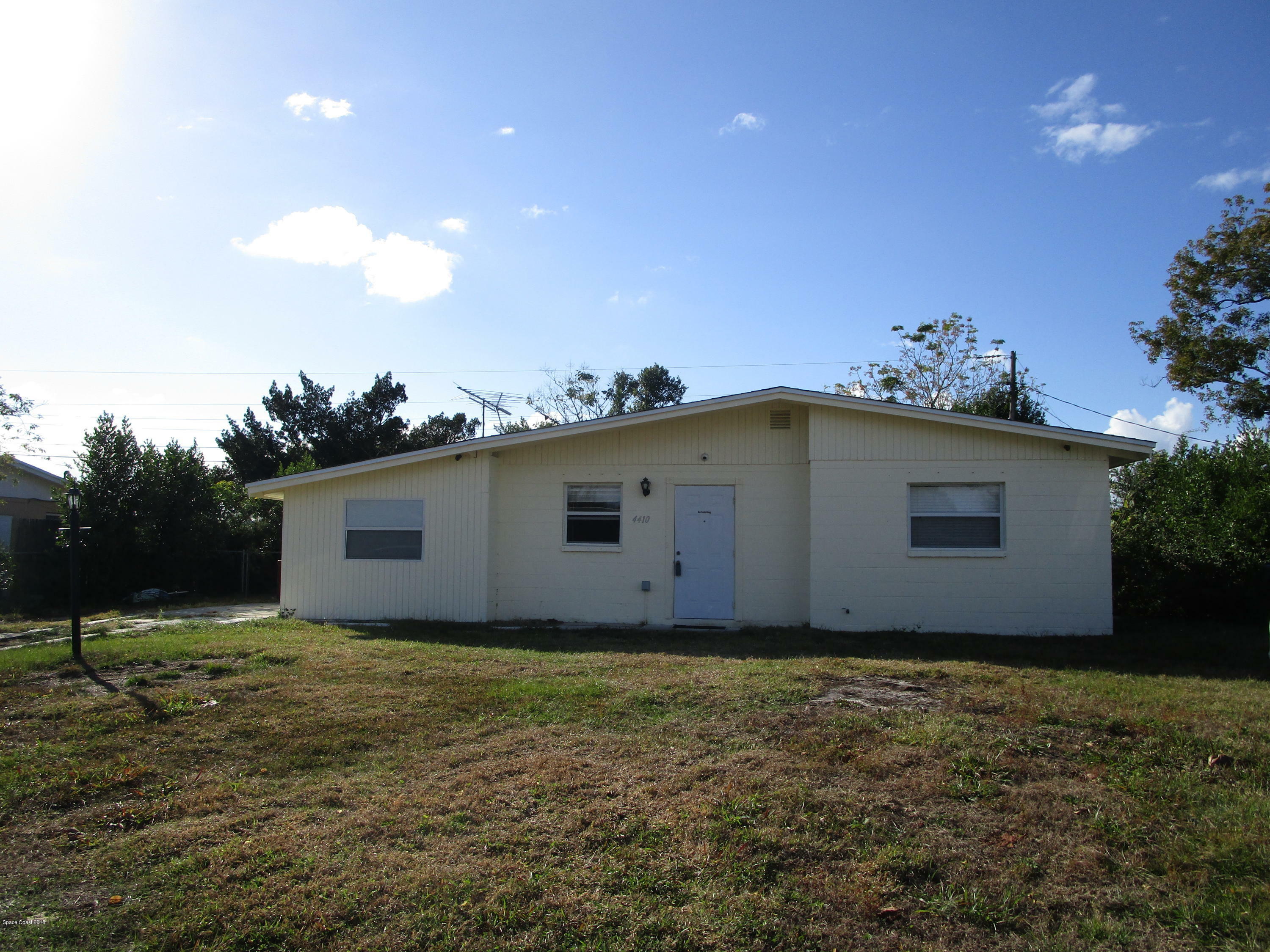 Property Photo:  4410 Gray Avenue  FL 32780 