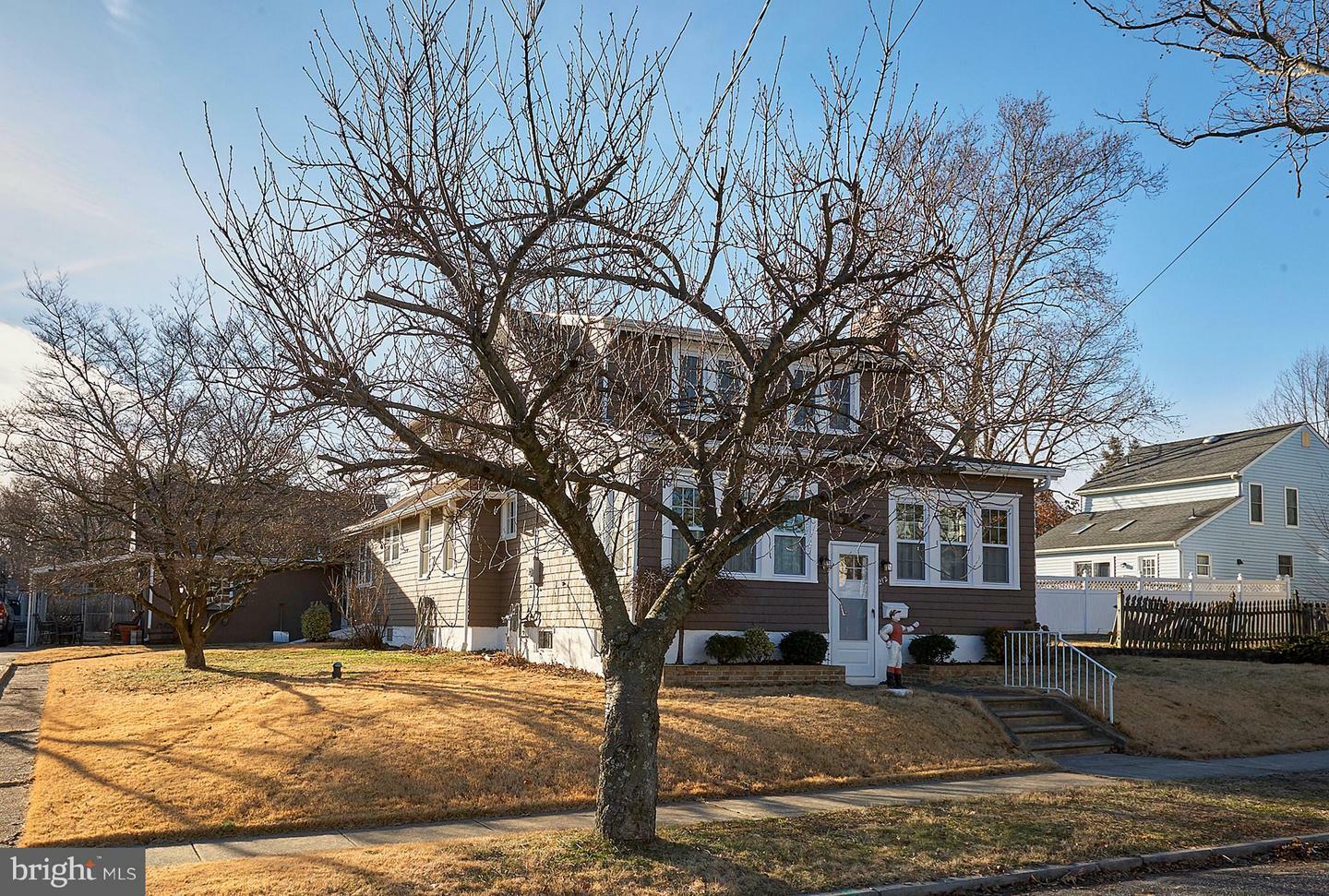 Property Photo:  212 S Walnut Avenue  NJ 08049 