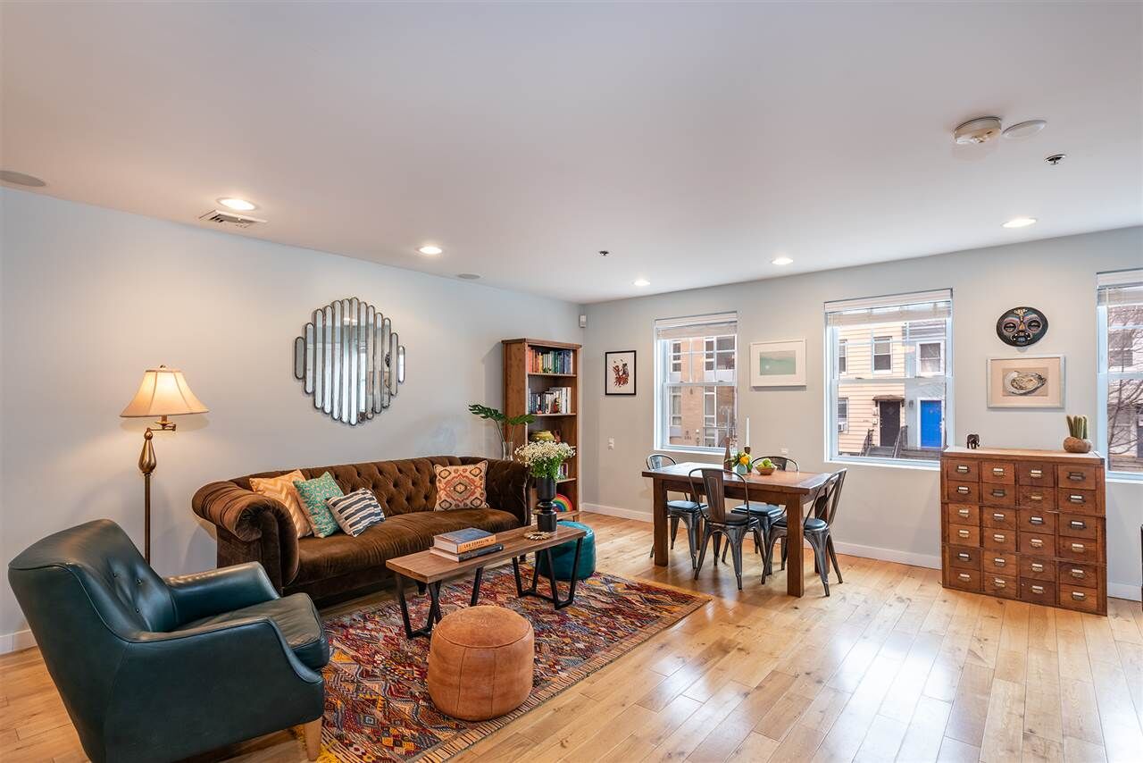 Property Photo:  330 4th St 2B  NJ 07302 