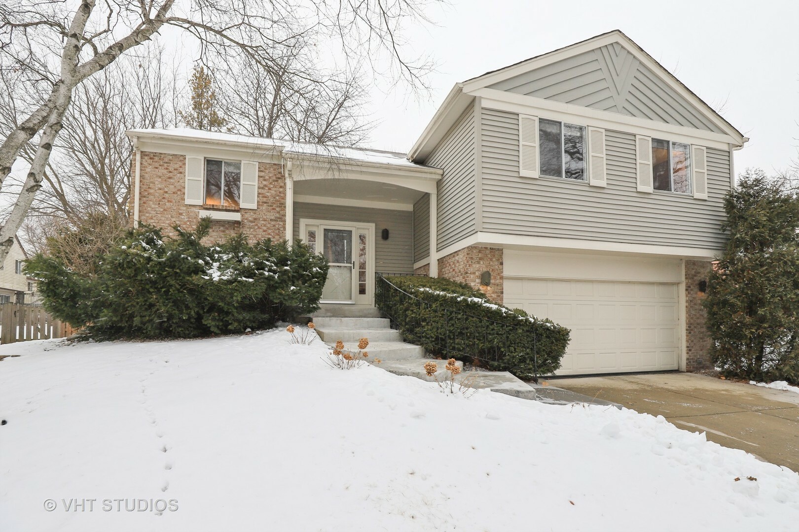 Property Photo:  14 Annapolis Drive  IL 60061 