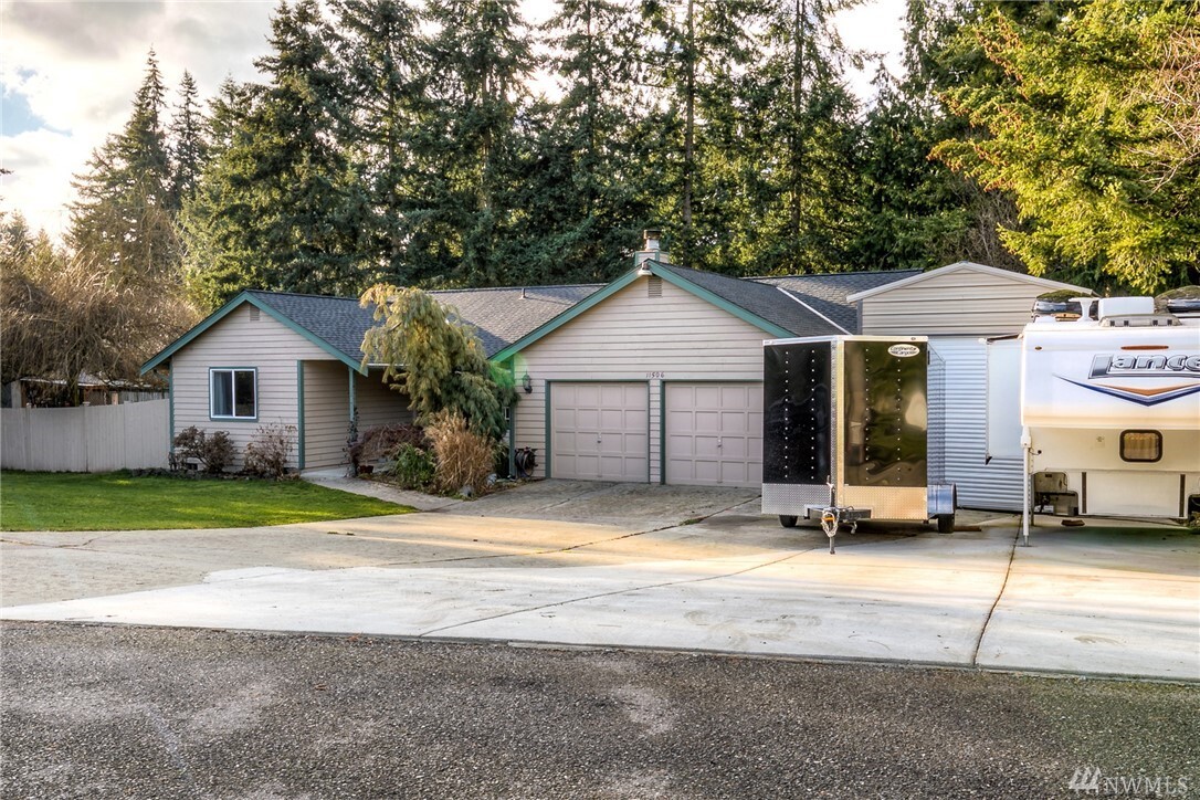 Property Photo: 11506 209th Av Ct E WA 98391