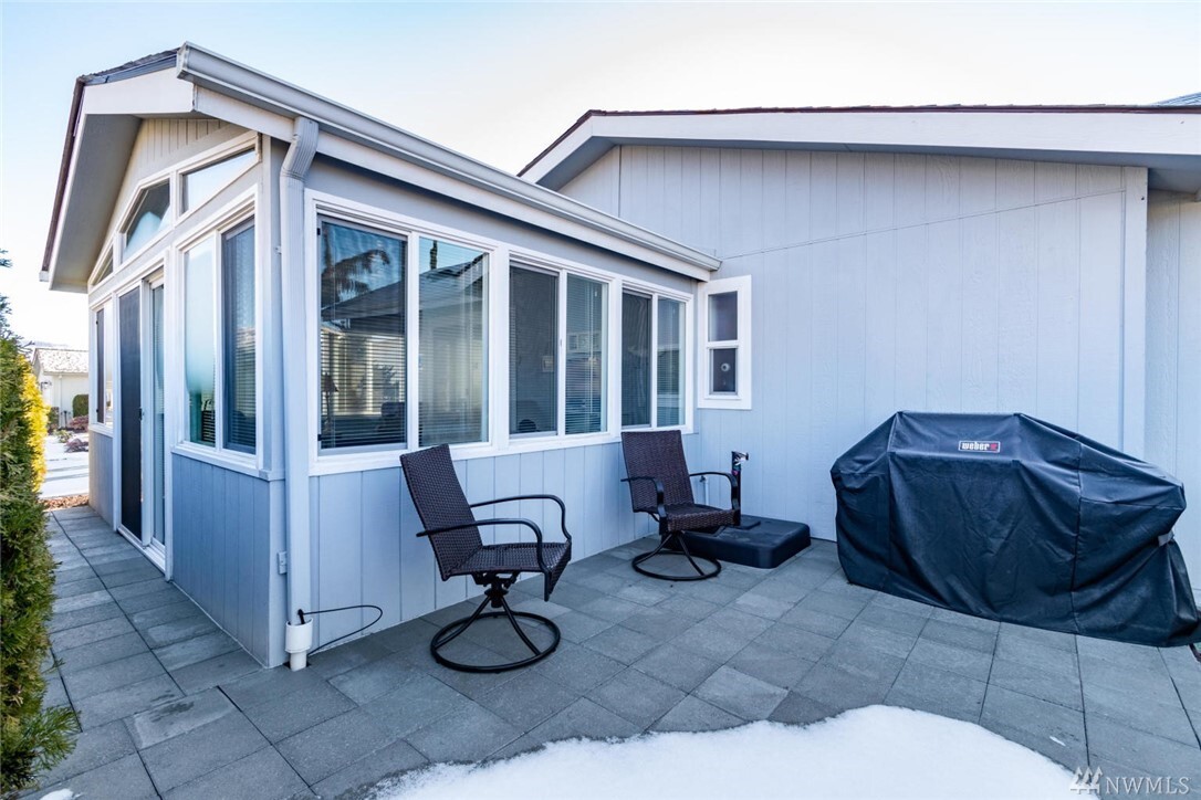 Property Photo: 528 Nahalee Dr WA 98802