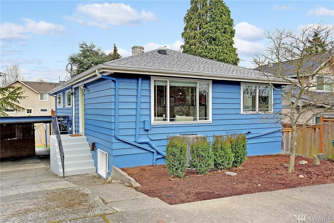 Property Photo: 906 N 93rd St WA 98103